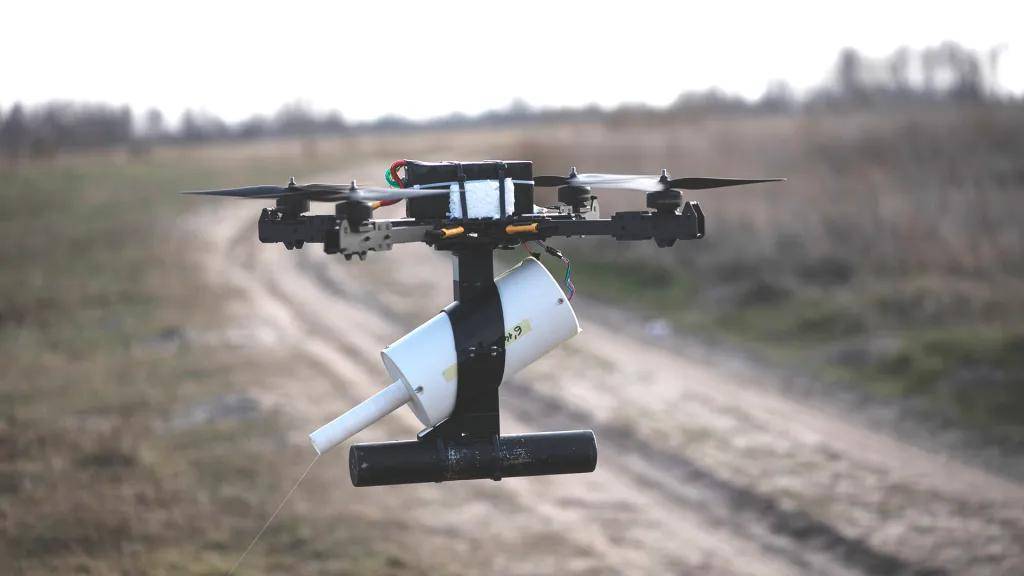 皇冠信用网出租足球_美媒：如果中国向美国本土开打皇冠信用网出租足球，发射千架无人机，美军没办法击落