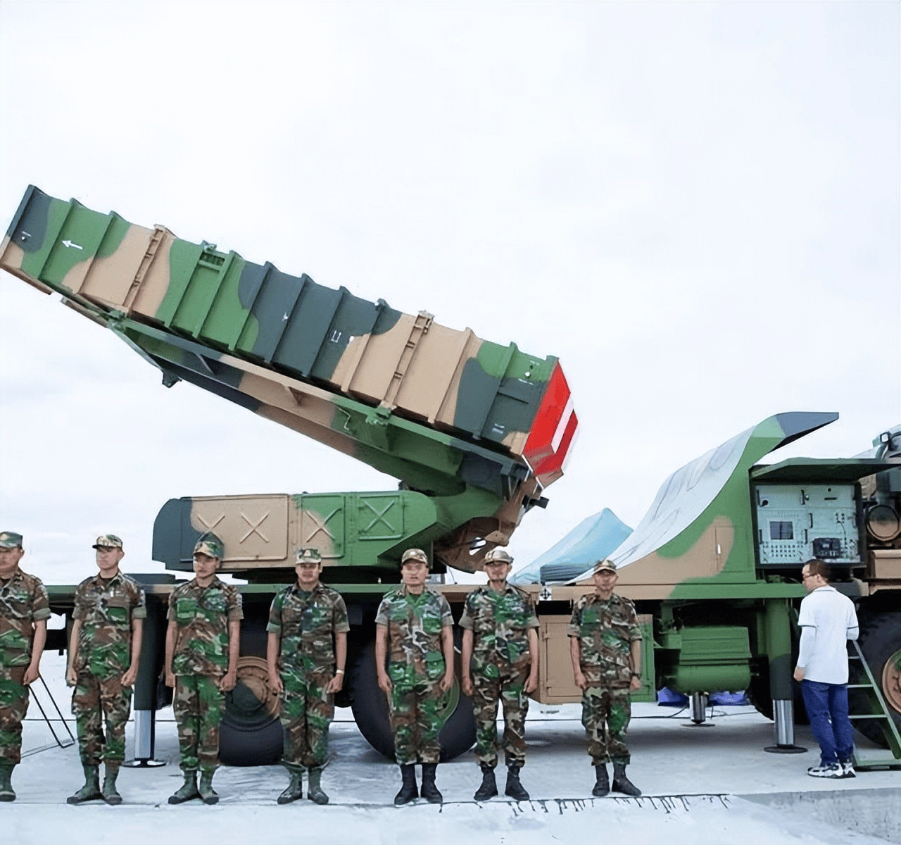 皇冠信用网登3代理_炸大桥皇冠信用网登3代理，炸赌场，F-16突防红旗12，泰国拒绝停火，跟特朗普唱反调