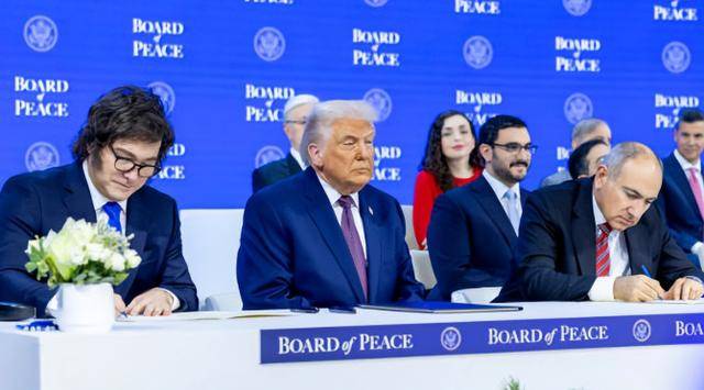 皇冠信用网需要押金吗_加税100%威胁不到卡尼皇冠信用网需要押金吗！特朗普急了：中国正在成功接管加拿大？