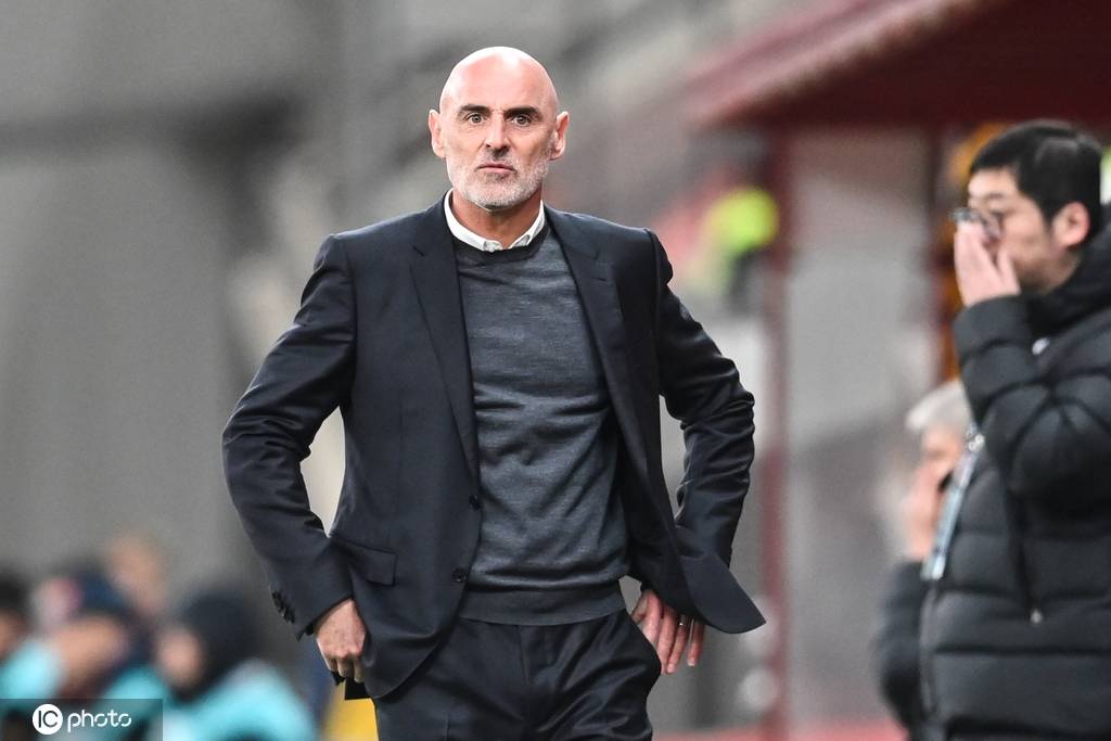 世界杯足球平台出租电话 _开门黑世界杯足球平台出租电话 ！中超-钟义浩27秒闪击武磊破门被吹 海港1-2河南